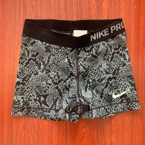 Nike Pro shorts (snakeskin print)